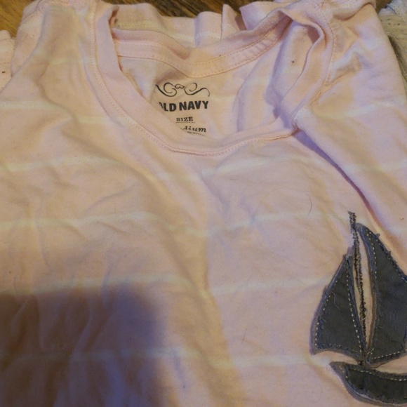 Long sleeve shirts, size Medium - Picture 2 of 4